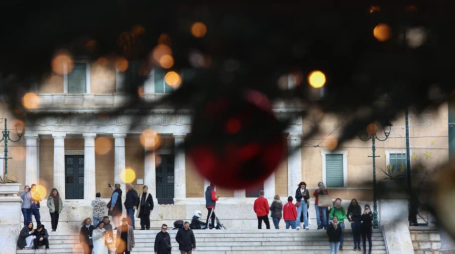 Αντίστροφη μέτρηση για τις πληρωμές στα επιδόματα του ΟΠΕΚΑ, 1,5 δόση παραπάνω στο επίδομα παιδιού