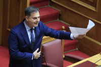 Ένταση μεταξύ Θεοχάρη - Καζαμία στη Βουλή: «Δεν σας ενδιαφέρει η Ελλάδα» - «Είναι εμφυλιοπολεμικά αυτά»