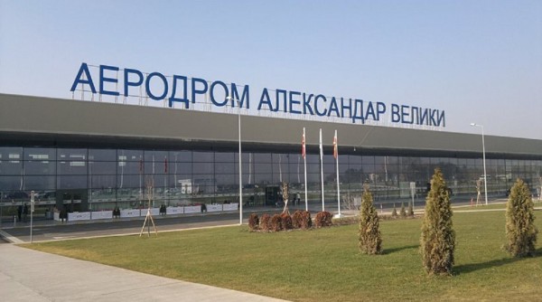 Αφαιρούν τα γράμματα της ονομασίας «Μέγας Αλέξανδρος» στο αεροδρόμιο των Σκοπίων