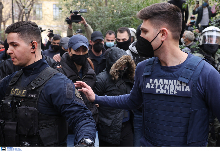 Κινητά και υπολογιστές δίνουν απαντήσεις για την κεταμίνη - Η «περίεργη» συμπεριφορά της Ρούλας που κίνησε υποψίες