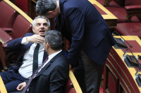 Οι μισοί βουλευτές παρακολούθησαν την ομιλία του Οδυσσέα! - Μήνυμα στον Ανδρουλάκη