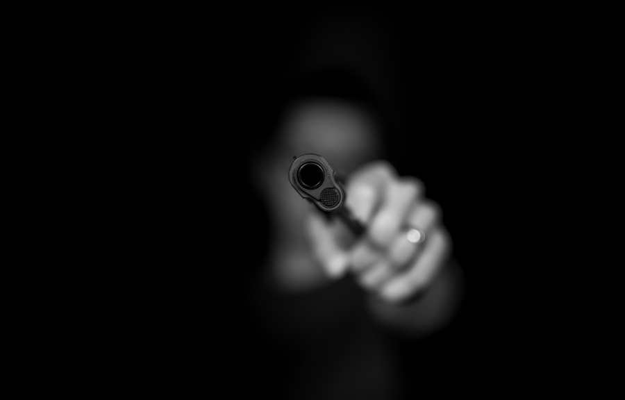 Παραλίγο τραγωδία στην Κρήτη: Τραυματίστηκε από πιστόλι που κρατούσε ο αδελφός της