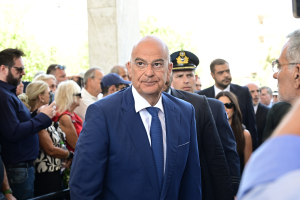 Πού στέλνει το μήνυμα ο Νίκος Δένδιας;