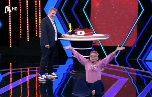 Deal: Η κυρία Κατερίνα ρίσκαρε, έκανε διαλογισμό, χόρεψε και έφυγε με 5000 ευρώ