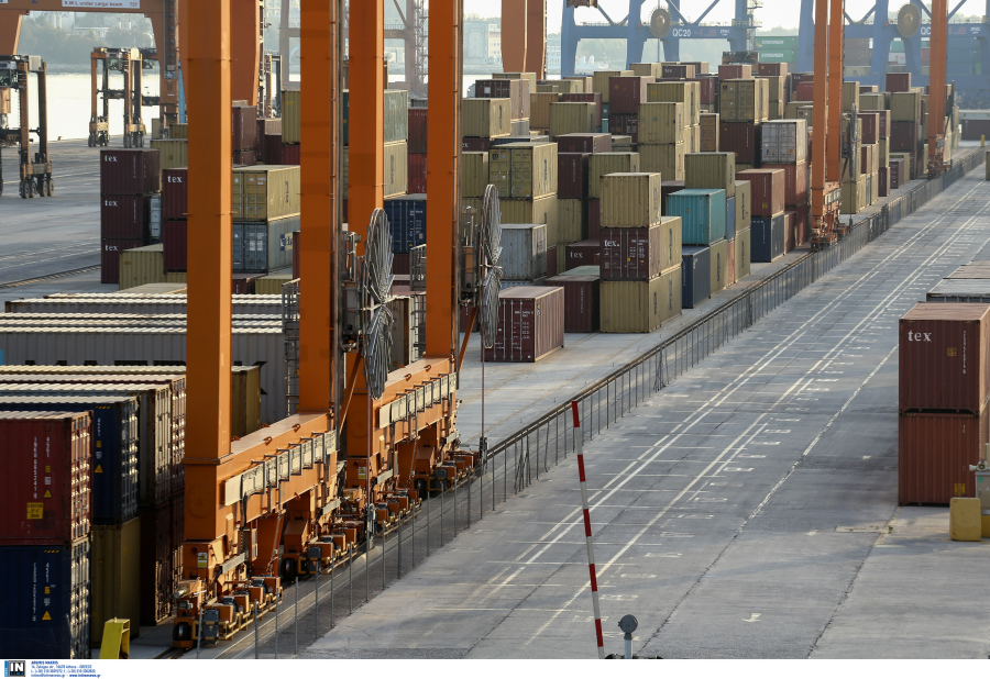 Συναγερμός στην Πυροσβεστική για φωτιά κοντά στη Cosco