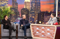 «The 2Night Show»: Τρεις άντρες κάθονται απόψε στον καναπέ του Αρναούτογλου