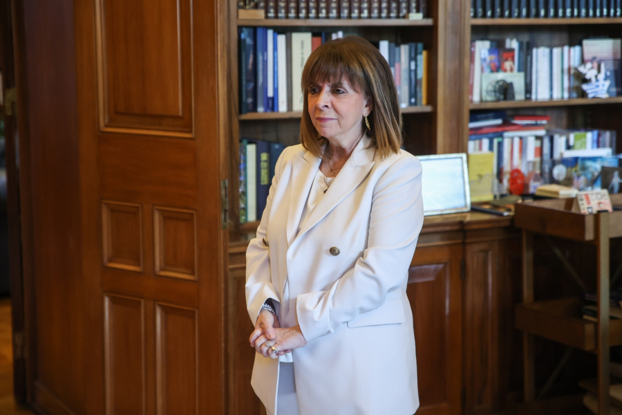 Τι φοβάται το Μαξίμου από Σακελλαροπούλου