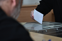 Το ΠΑΣΟΚ δεν κερδίζει τη ΝΔ στη «μάχη του κέντρου» – Τι δείχνουν οι συσπειρώσεις