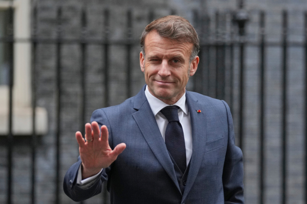 Ο Μακρόν βρήκε και τον...διάδοχο του Μαδούρο!