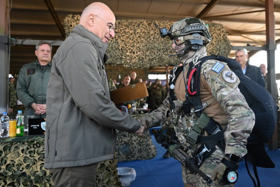 Άσκηση στον Έβρο παρακολούθησε ο Νίκος Δένδιας