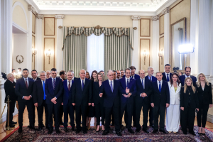 Η μεγαλύτερη κυβέρνηση της μεταπολίτευσης - Ολόκληρος στρατός οι μετακλητοί