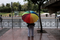 Με μπουφάν αλλά χωρίς ομπρέλα τη νέα εβδομάδα: Πέφτει η θερμοκρασία, συνεχίζεται η ανομβρία