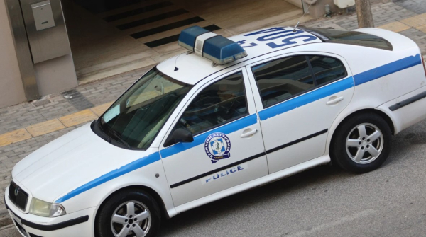 Θεσσαλονίκη: Με 2 μαχαίρια σκότωσε ο 46χρονος την 60χρονη σύζυγό του και τραυμάτισε τον γιο της