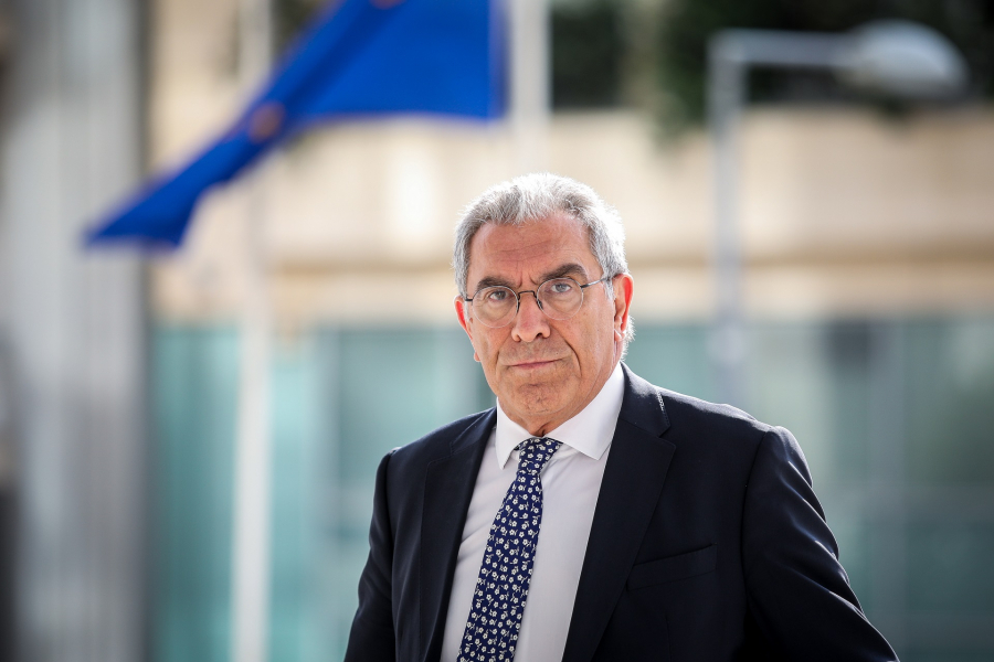 Στιχουργός πολλών γνωστών τραγουδιών δικηγόρος και πρώην βουλευτής, «έγραφα από φοιτητής» (βίντεο)