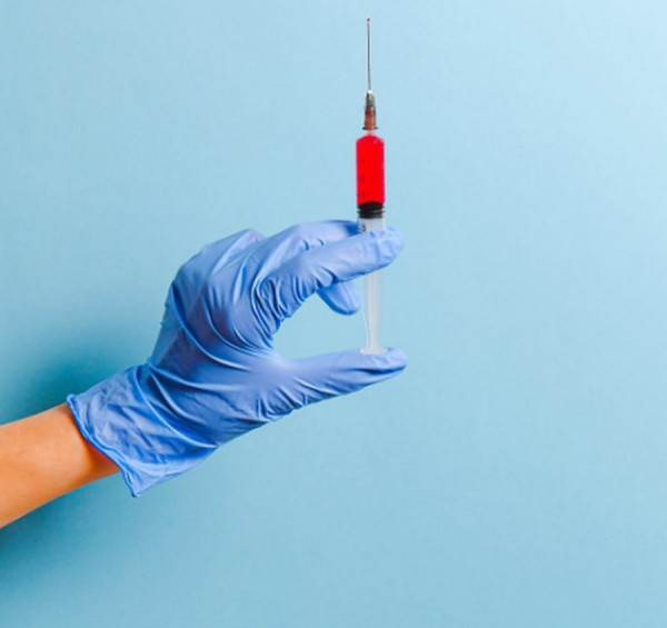 Το «πολλά υποσχόμενο» εμβόλιο σύμφωνα με τον Φάουτσι προχωρά στη δεύτερη φάση