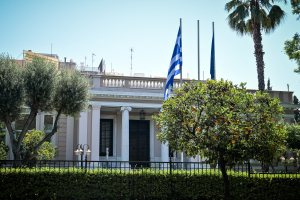 Γιατί μια «κυβέρνηση χωρίς πρωθυπουργό τον Μητσοτάκη» τρομάζει το Μαξίμου