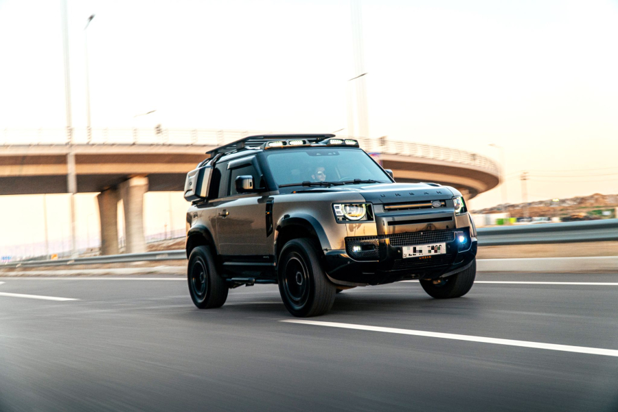 Γιατί τα πολυτελή αυτοκίνητα γίνονται ένα εκατοστό φαρδύτερα κάθε δύο χρόνια