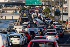 Τα μέτρα για να σταματήσει η κυκλοφοριακή παράλυση της Αττικής