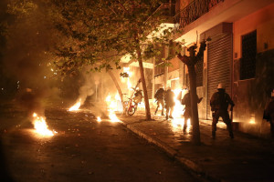 Επίθεση με μολότοφ τα ξημερώματα στο Πολυτεχνείο