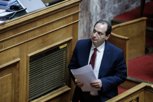 «Εμφύλιος» στον ΣΥΡΙΖΑ: Απαράδεκτη η παρέμβαση Τσακαλώτου, λέει ο Σπίρτζης