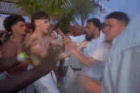 Απίστευτος καβγάς σε beach bar στη Ζάκυνθο (Βίντεο)