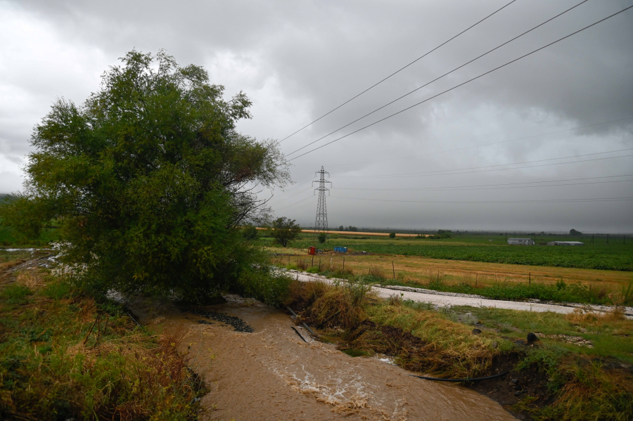 Η Καρδίτσα εκπέμπει SOS - Εγκλωβισμένοι κάτοικοι στην Αγία Τριάδα