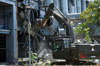 Με απόφαση Δένδια κατεδαφίζεται το κτίριο του Badminton στο Γουδή (Εικόνες και Βίντεο)