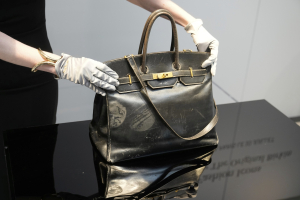 Η πρώτη Birkin πουλήθηκε 8,6 εκατ. ευρώ - Πώς δημιουργήθηκε η τσάντα σύμβολο του Hermès (Βίντεο)