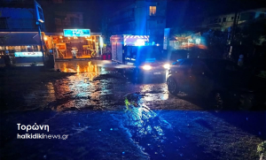 Εφιαλτική νύχτα στη Σιθωνία: Στο έλεος της κακοκαιρίας Bora οι κάτοικοι