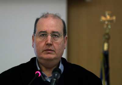 Διάλογος για την Παιδεία με «γλάστρες» και «καρφιά» κατά Φίλη