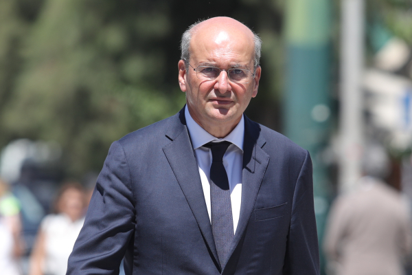 Συνάντηση Χατζηδάκη - Τσιάρα με αγρότες της Κρήτης - Παρών και ο πρόεδρος του ΟΠΕΚΕΠΕ (Βίντεο)