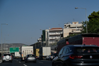 «Κόλαση» κίνησης στην Αττική Οδό - Πού παρατηρούνται προβλήματα