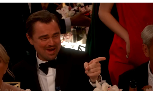 Μάθαμε με ποιον μιλούσε ο Λεονάρντο Ντι Κάπριο στο viral βίντεο από τις Χρυσές Σφαίρες