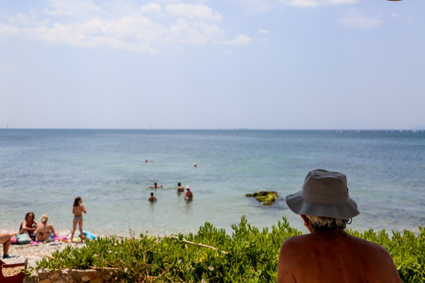 Καιρός: Θερμή εισβολή το επόμενη διήμερο - Σε ποιες περιοχές θα «χτυπήσει» 38αρι