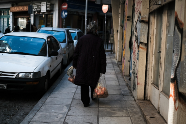 Financial Strain Deepens in Greece as Savings Remain Out of Reach