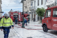 Φωτιά τώρα στο κέντρο της Πάτρας - Εκκενώθηκε ξενοδοχείο (Εικόνες & Βίντεο)
