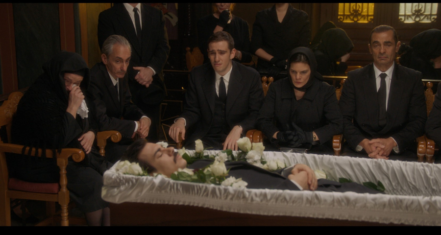 «Πόρτο Λεόνε»: Απόψε ο Πειραιάς ντύνεται στα μαύρα και αποχαιρετά τον Στράτο Καπετανάκο!