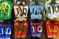 Βραζιλία: Οι φανς του Μπολσονάρου κάνουν «cancel» στις Hawaianas