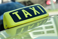 Λιμάνι Πειραιά: Οδηγός ταξί χρέωσε επιβάτες τετραπλάσιο ποσό από το κανονικό και συνελήφθη