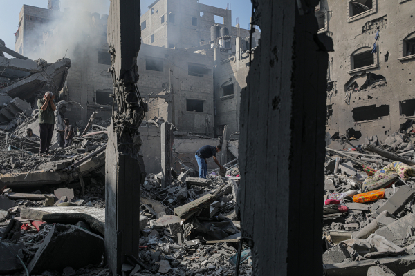 Η στιγμή που ο ισραηλινός στρατός βομβαρδίζει καταυλισμό και σκοτώνει δεκάδες ανθρώπους - Συγκλονιστικό βίντεο