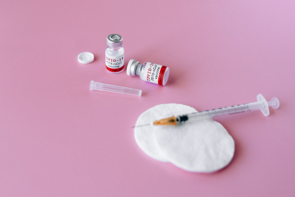 ΕΟΦ - ΕΜΑ: Τι είπαν για τα εμβόλια κορονοϊού και τις παρενέργειες τους