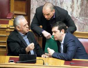 Γ. Δραγασάκης και Γ. Βαρουφάκης ενημέρωσαν την ΚΟ του ΣΥΡΙΖΑ για την πορεία της οικονομίας