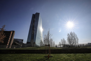 Η ΕΚΤ μπορεί να δεχτεί ως ενέχυρα ομόλογα-«σκουπίδια»
