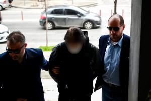 Θεσσαλονίκη: Στο εδώλιο ο 45χρονος Νορβηγός που σκότωσε 32χρονο αστυνομικό