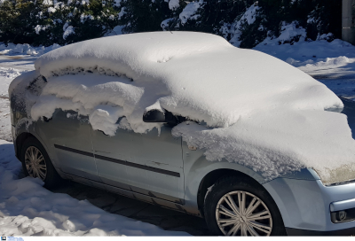 Κακοκαιρία: Το απλό κόλπο για να απομακρύνεται τον πάγο από το παρμπρίζ του αυτοκινήτου