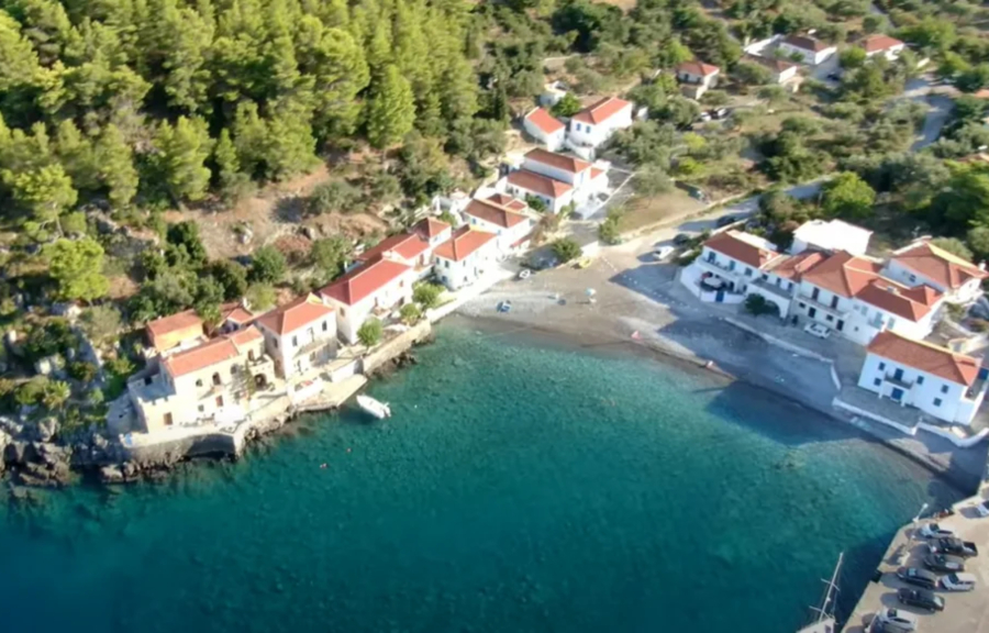 Ο άγνωστος ελληνικός προορισμός που πρέπει να κλείσεις από τώρα για να βρεις δωμάτιο τον Αύγουστο 2025