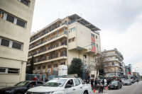 Λάρισα: Μικρά παιδιά στο νοσοκομείο με σημάδια από καύτρα τσιγάρου