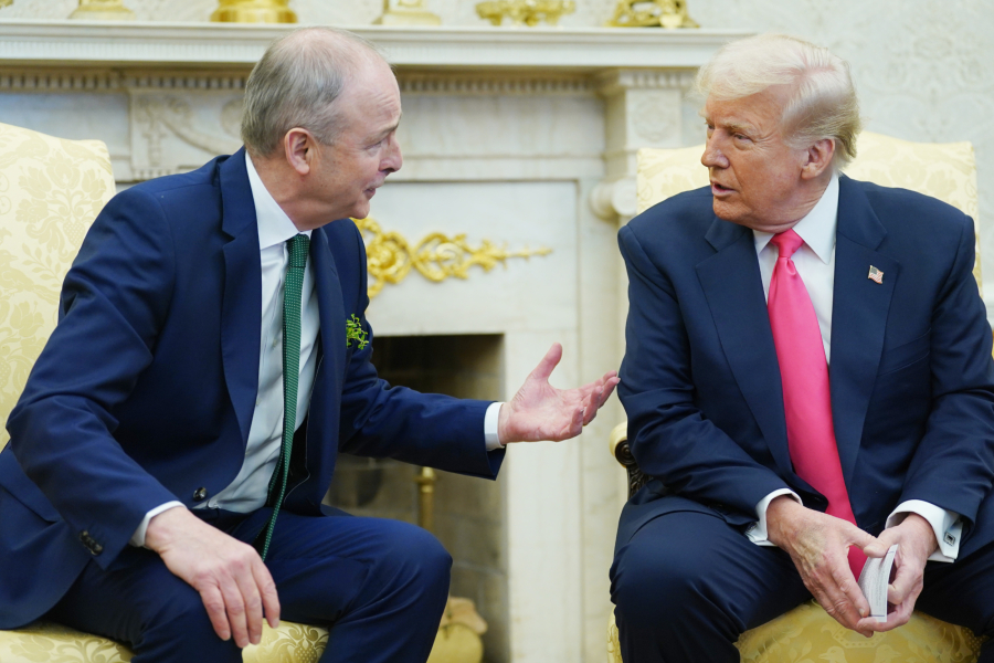 Τραμπ: «Ήδη άνθρωποί μας κατευθύνονται στη Ρωσία» για την κατάπαυση του πυρός στην Ουκρανία