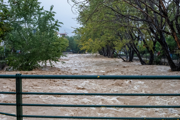 Κακοκαιρία Elias: Τι «δείχνει» η πρώτη σύγκριση των βροχοπτώσεων με τον Daniel