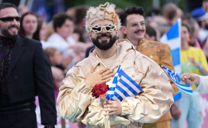 Akylas: «Γεννήθηκα ως ένα queer αγόρι με πολύ bullying, μου έλεγαν ν’ αλλάξω καριέρα»